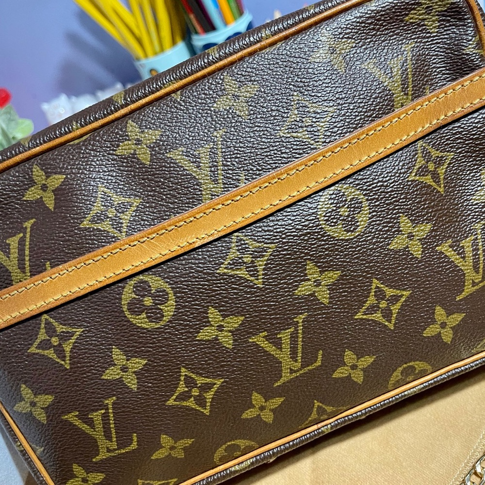 Preloved Authentic LV Monogram Crossbody/Sling. - Picture 7 of 14